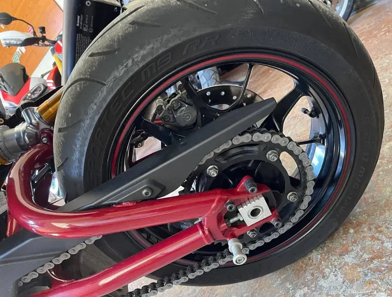 Indian FTR 1200 R Carbon (2021 - 25) (16)