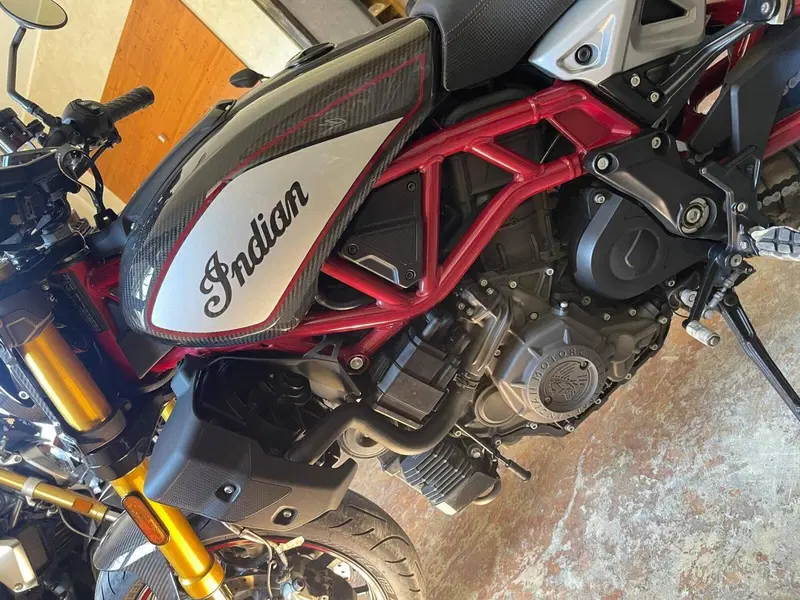 Indian FTR 1200 R Carbon (2021 - 25) (17)