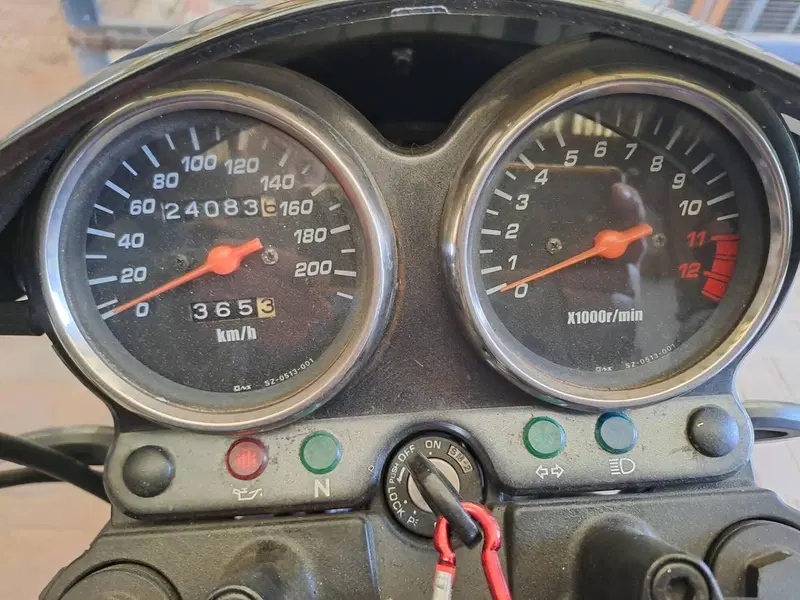 Suzuki GS 500 (2001 - 06) (6)