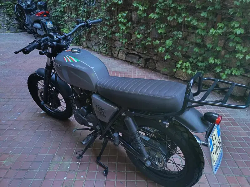 Brixton Motorcycles Cromwell 125 CBS (2021 - 26) (3)
