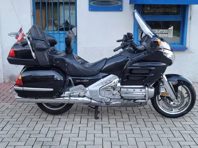 Honda GL 1800 Gold Wing (2000 - 05) usata
