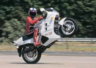 MotoGP. Il circuito di Jerez compie 40 anni e noi lo scoprimmo allora con la magnifica Honda VFR 750