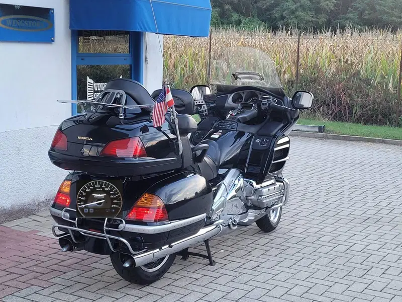 Honda GL 1800 Gold Wing (2000 - 05) (6)