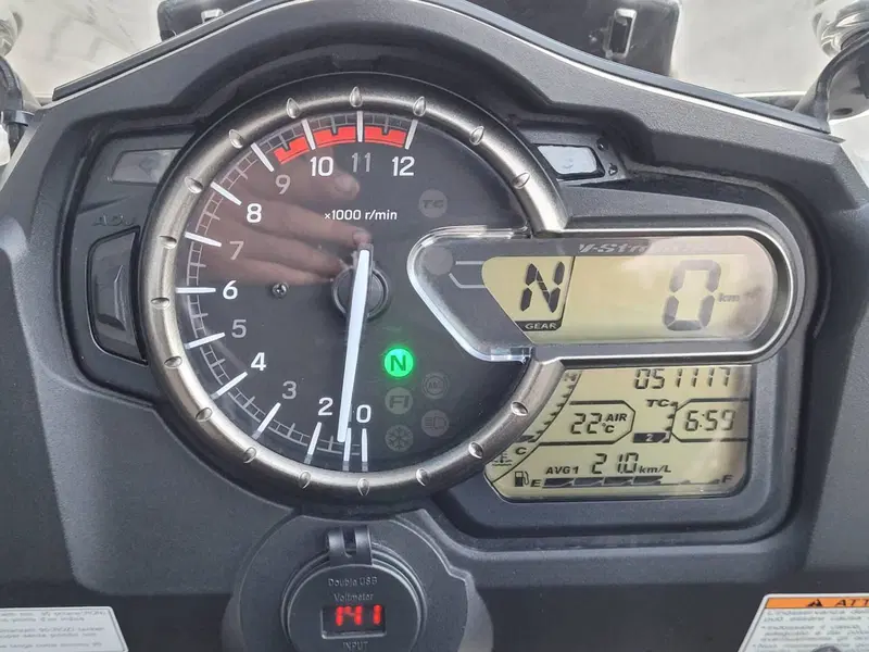 Suzuki V-Strom 1000 ABS No compromise LE (2015 - 17) (3)