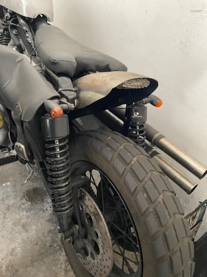 Harley-Davidson 883 Hugger (1994 - 00) - XLH (4)
