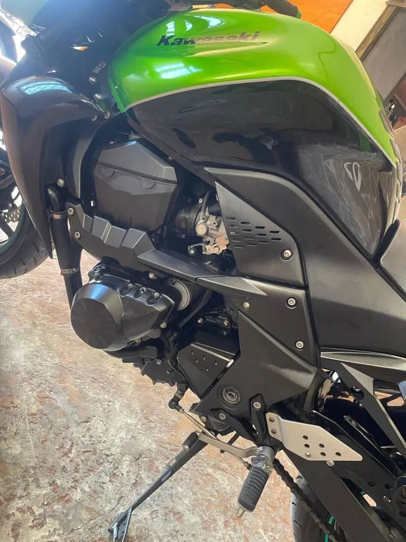 Kawasaki Z 750 (2007 - 14) (16)