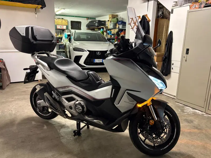 Honda Forza 750 DCT (2021 - 24) (7)