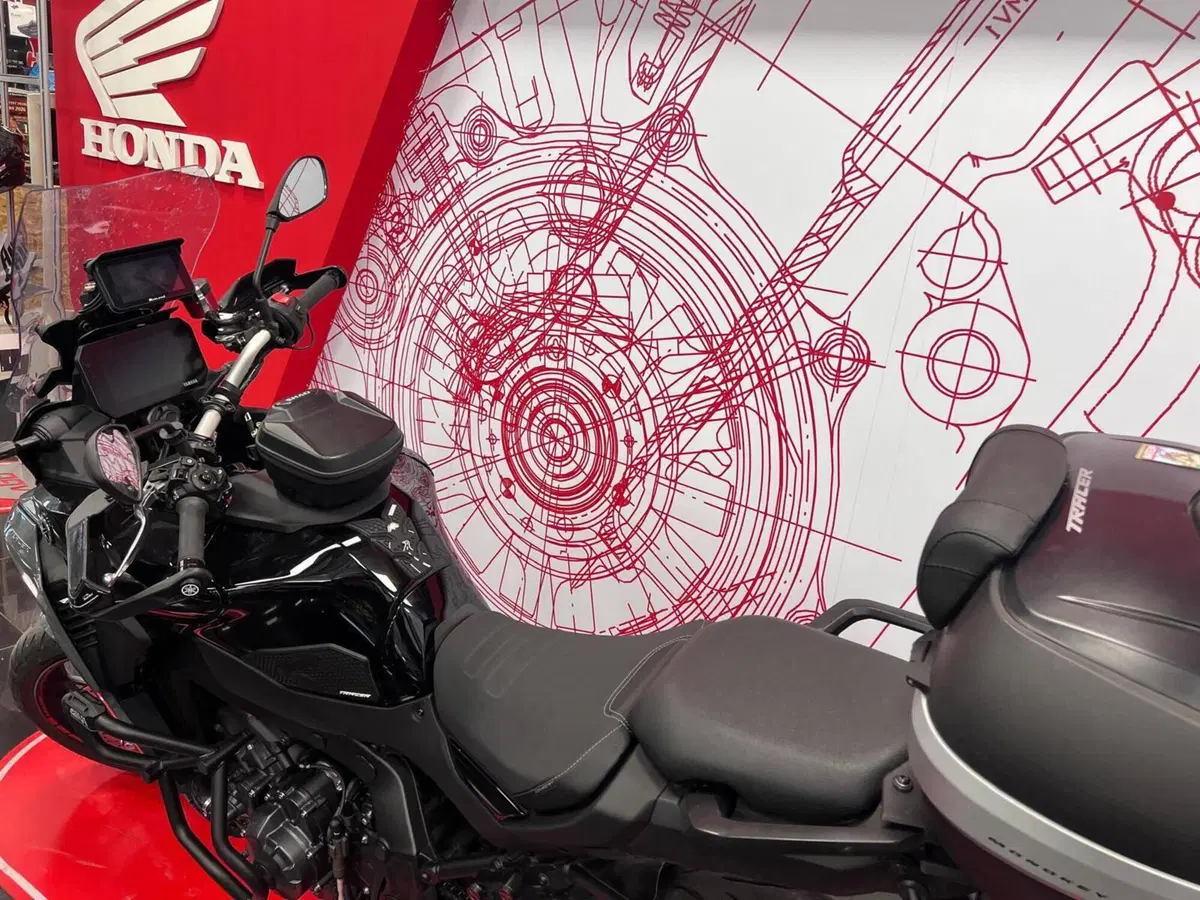 Yamaha Tracer 9 (2025 - 26) (8)