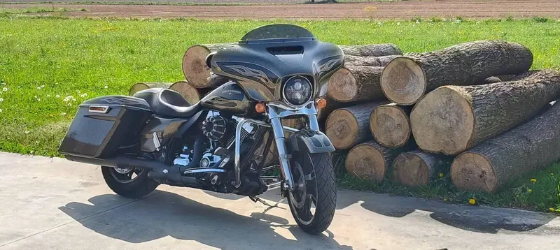 Harley-Davidson 1690 Street Glide Special (2014 - 16) - FLHX (3)