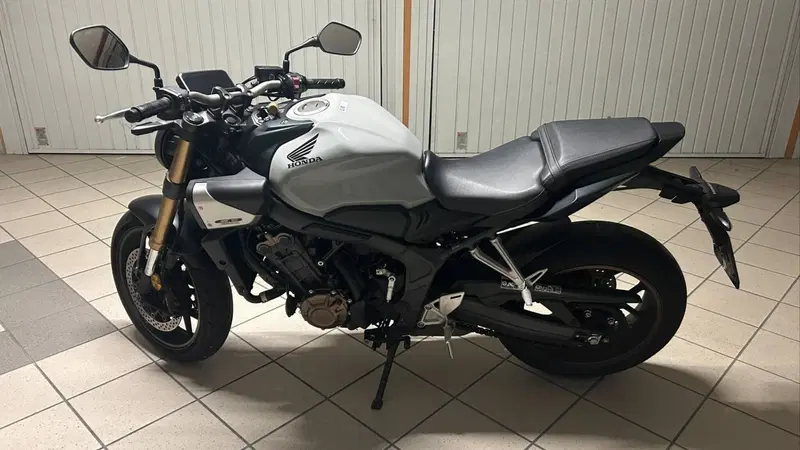 Honda CB 650 R E-Clutch (2024 - 26) (3)