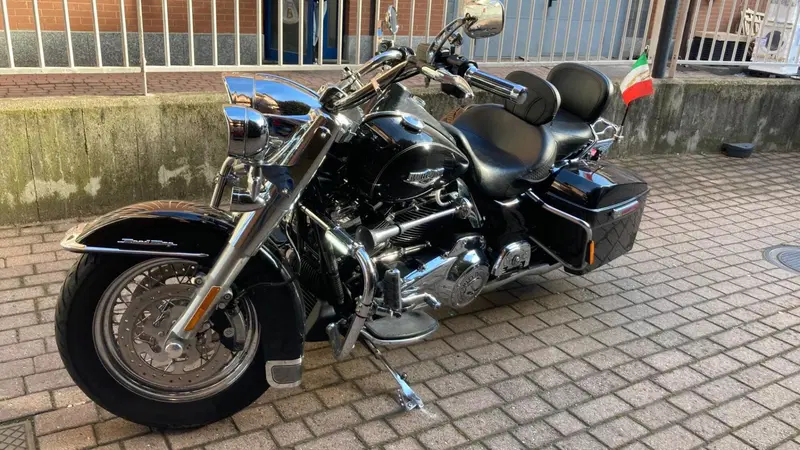 Harley-Davidson 107 Road King Classic (2017 - 18) - FLHRC (2)