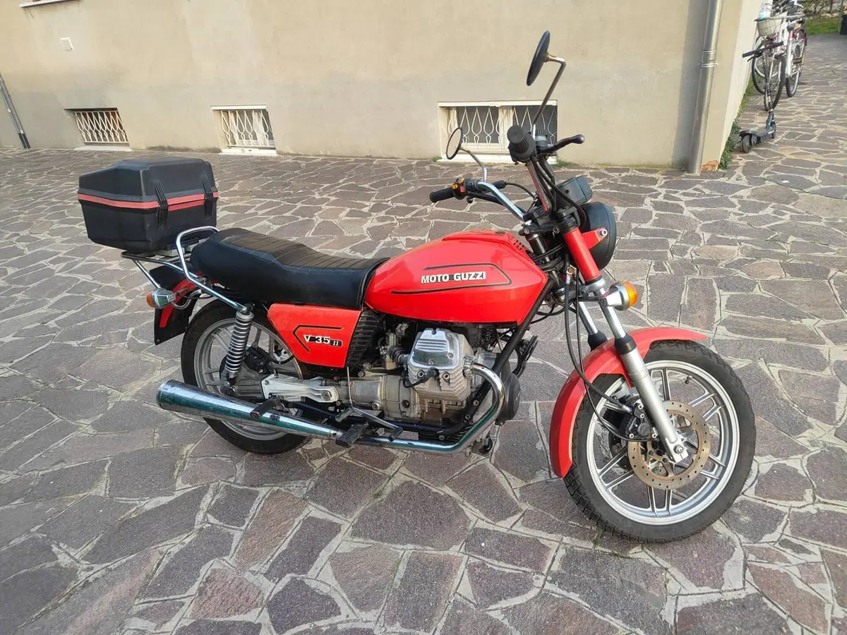 Moto Guzzi V35 II