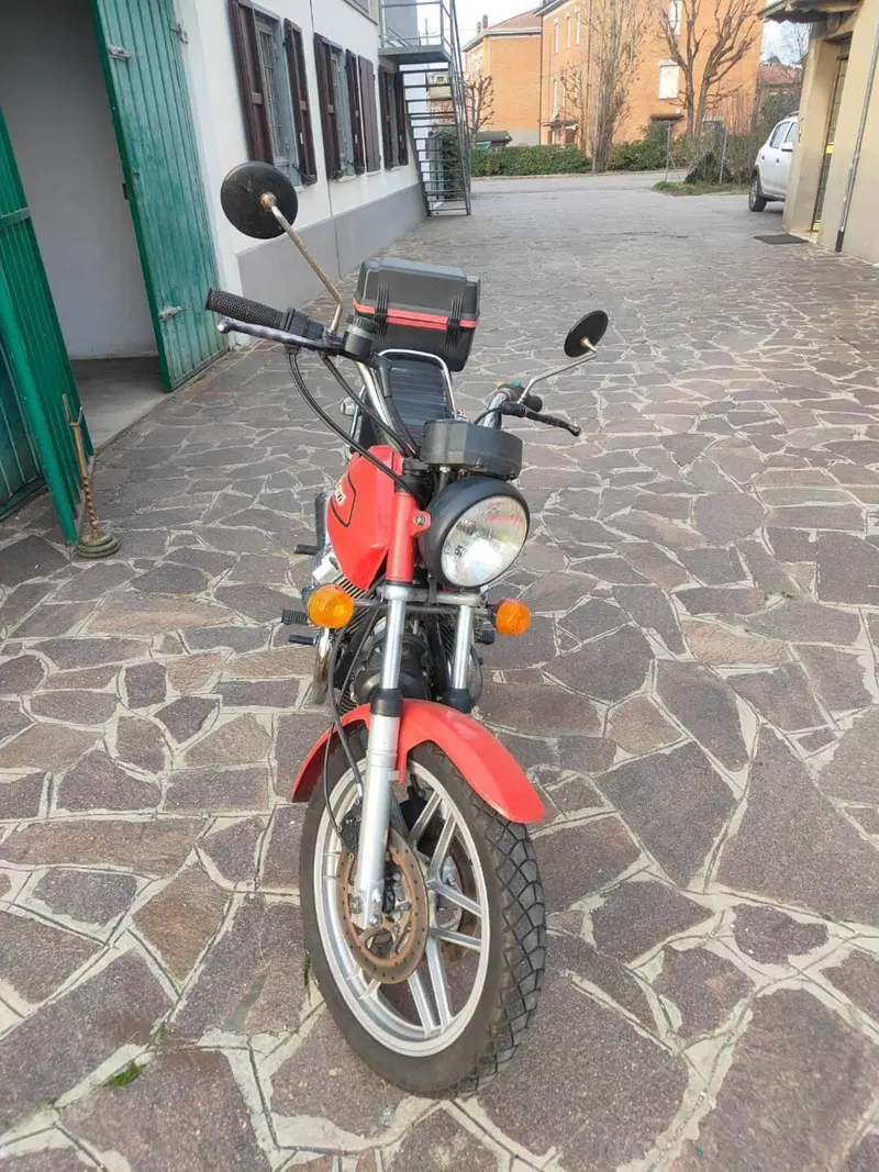 Moto Guzzi V35 II (2)