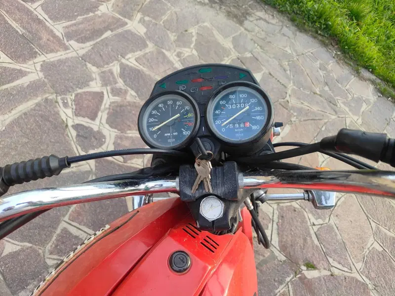 Moto Guzzi V35 II (5)