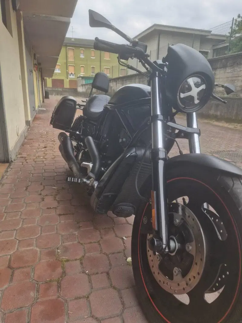 Harley-Davidson V rod  night rod  (3)