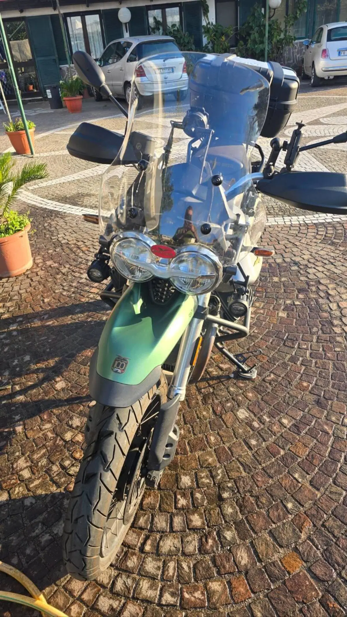 Moto Guzzi V85 TT Centenario (2021 - 22)