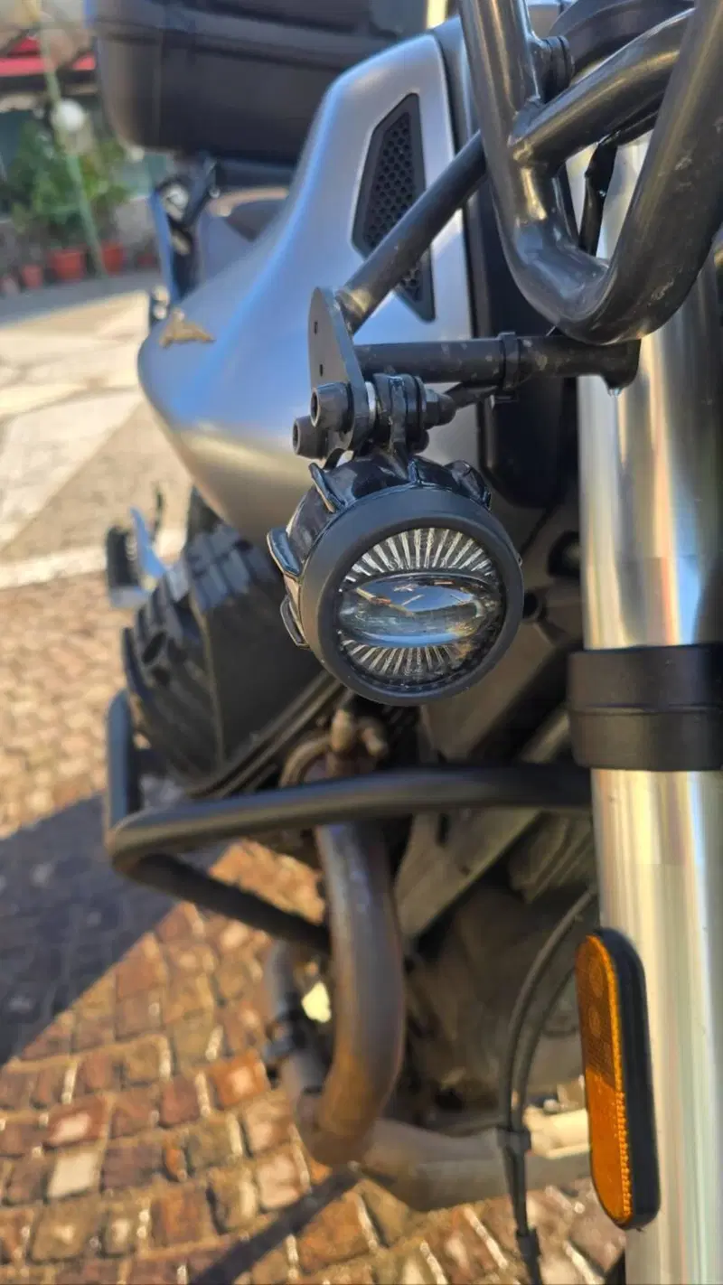 Moto Guzzi V85 TT Centenario (2021 - 22) (8)