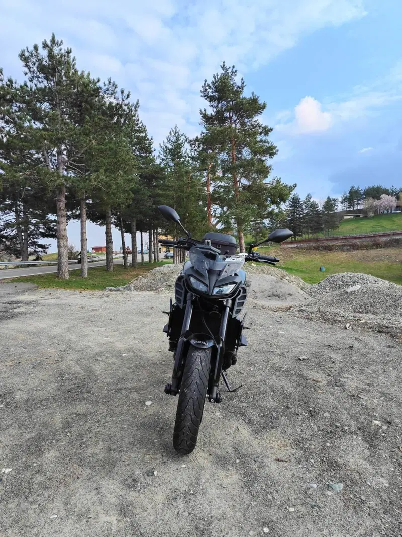 Yamaha MT-09 (2017 - 20) (2)
