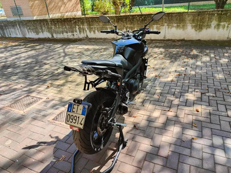 Yamaha MT-09 (2017 - 20) (4)