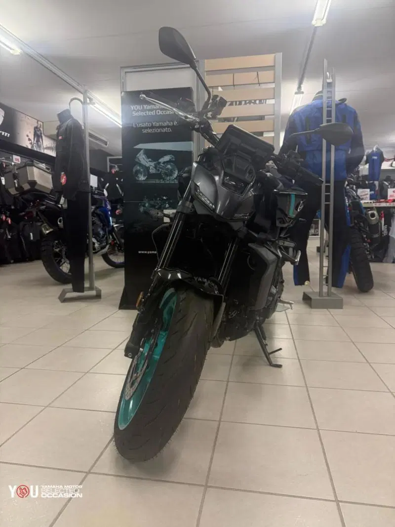 Yamaha MT-09 Y-AMT (2024 - 26) (2)
