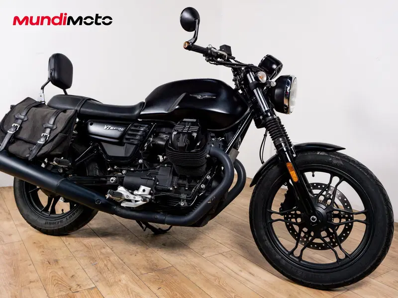 Moto Guzzi V7 III Stone (2017 - 20) (2)