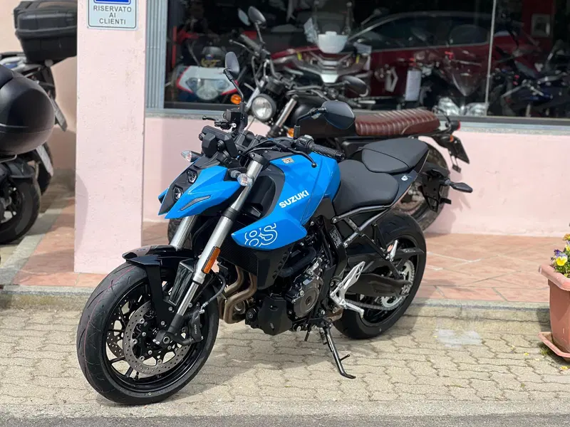 Suzuki GSX-8S (2025 - 26)
