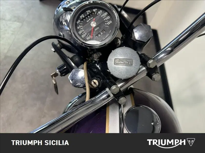Triumph Trophy 900 (10)