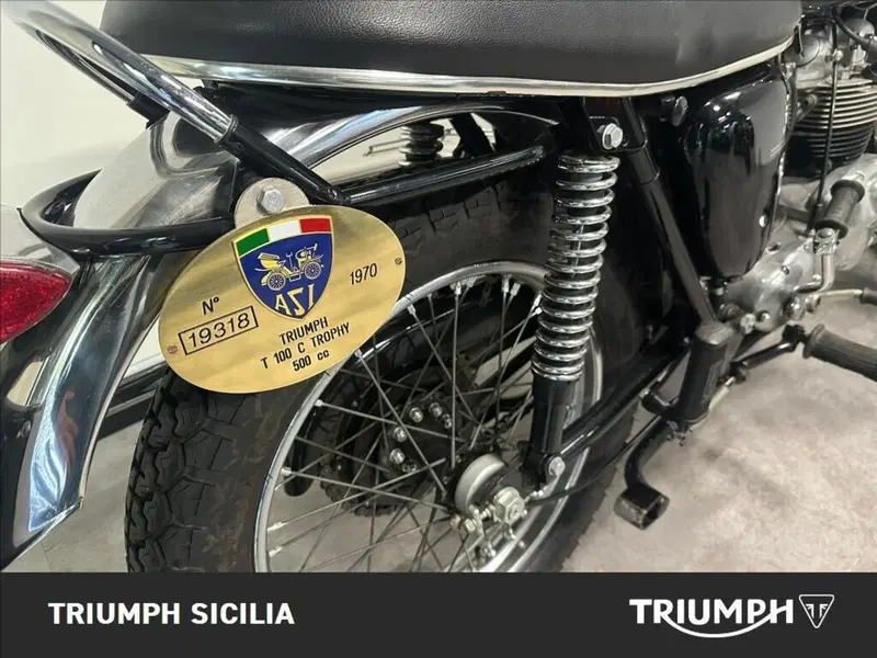 Triumph Trophy 900 (16)