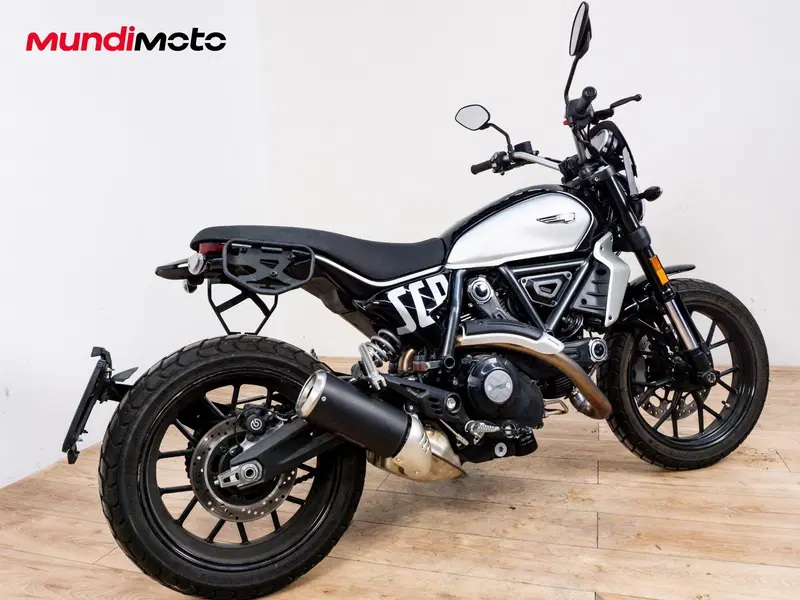 Ducati Scrambler 800 Icon Dark (2025 - 26) (2)