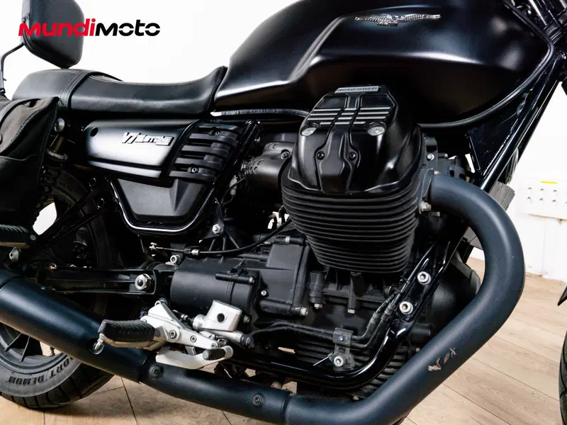 Moto Guzzi V7 III Stone (2017 - 20) (5)