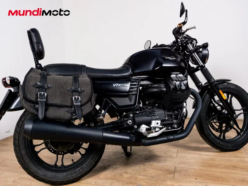 Moto Guzzi V7 III Stone (2017 - 20) (3)