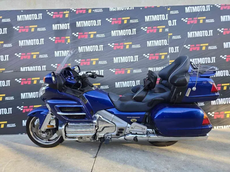 Honda GL 1800 Gold Wing (2000 - 05) (2)