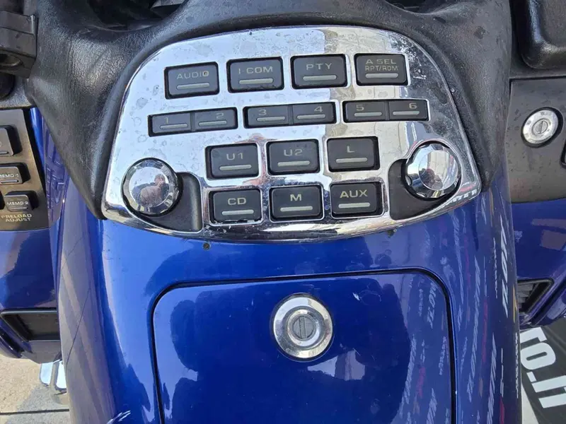 Honda GL 1800 Gold Wing (2000 - 05) (14)