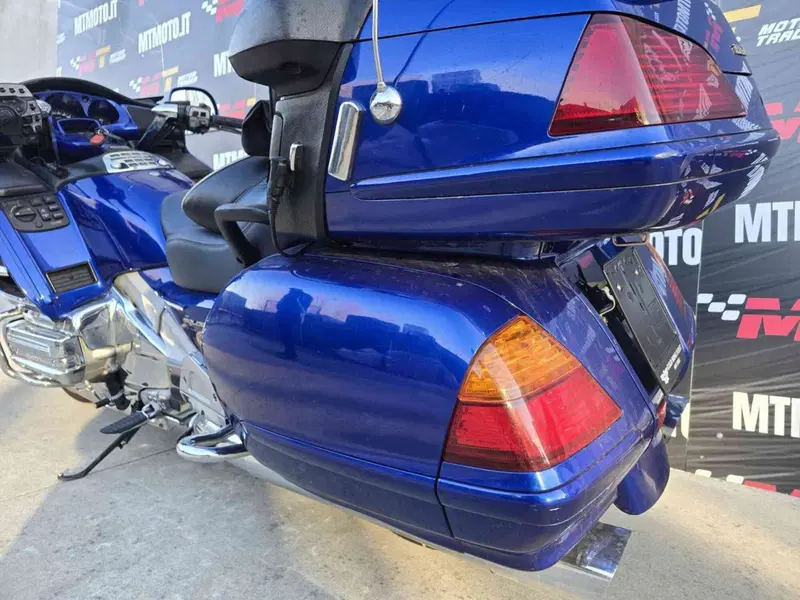 Honda GL 1800 Gold Wing (2000 - 05) (6)