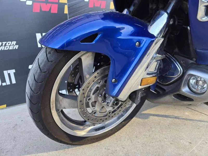 Honda GL 1800 Gold Wing (2000 - 05) (3)