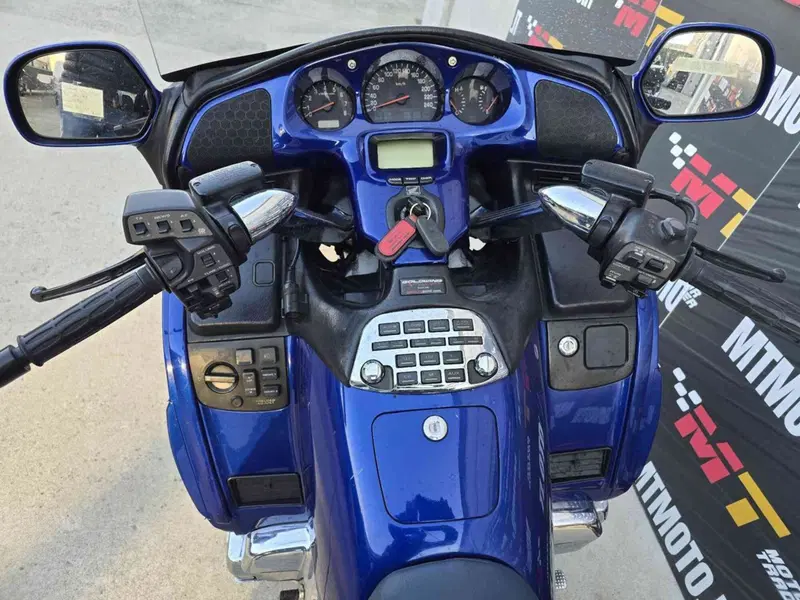 Honda GL 1800 Gold Wing (2000 - 05) (9)