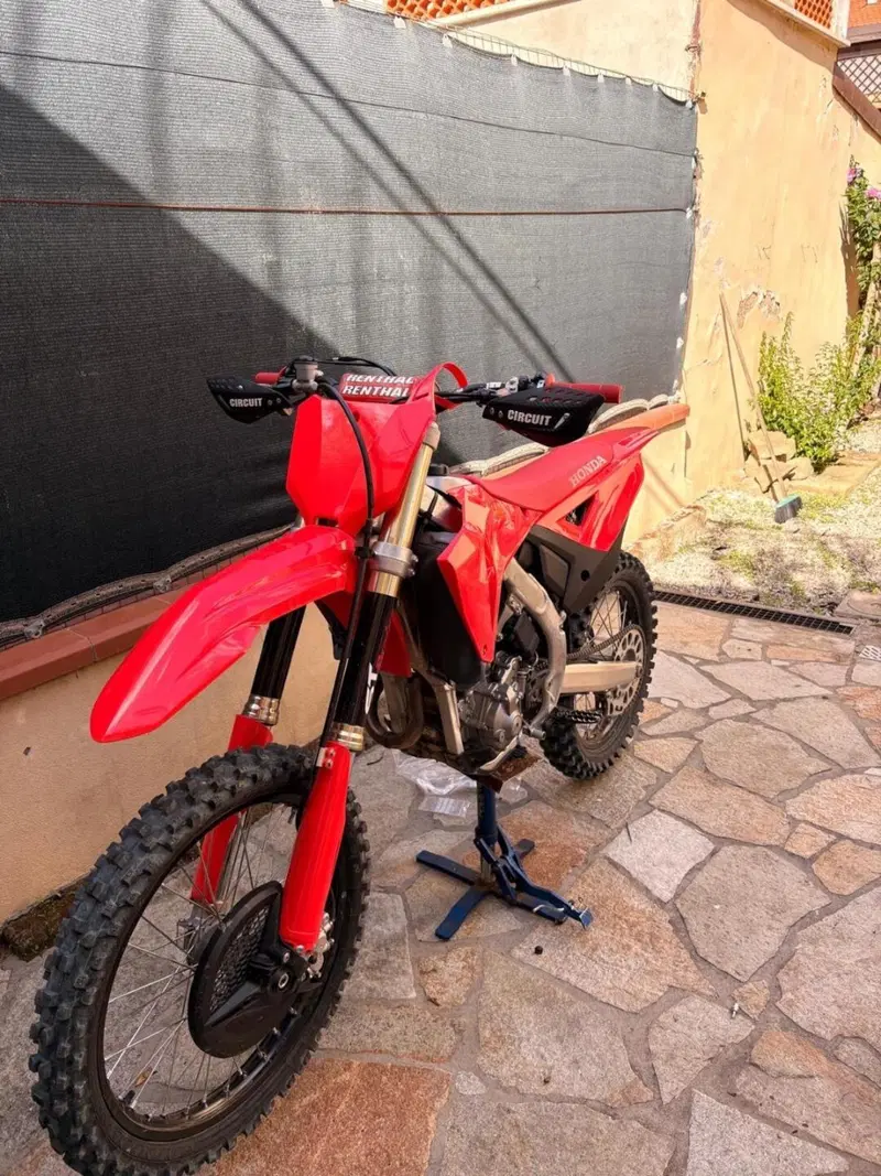 Honda CRF 250R (2023) (2)