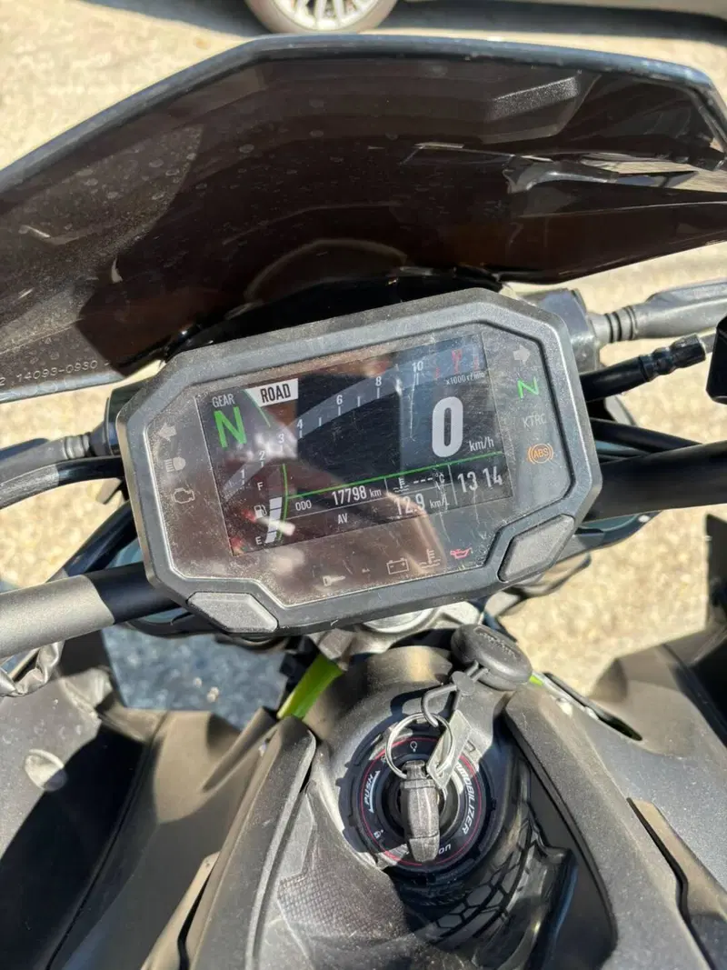 Kawasaki Z 900 Performance (2021 - 24) (11)