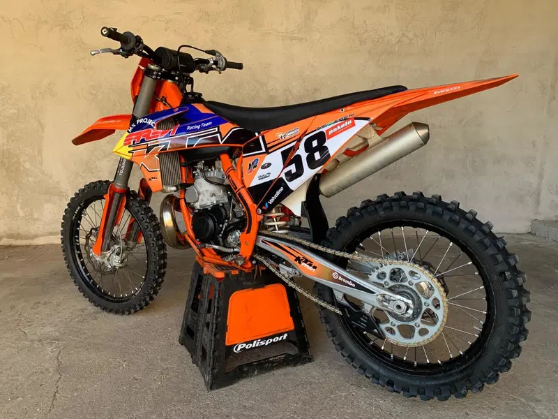 KTM 250 SX (2022) (2)