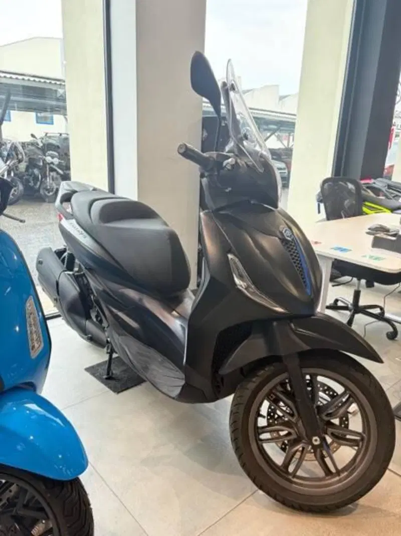 Piaggio Beverly 400 S (2025 - 26) (3)