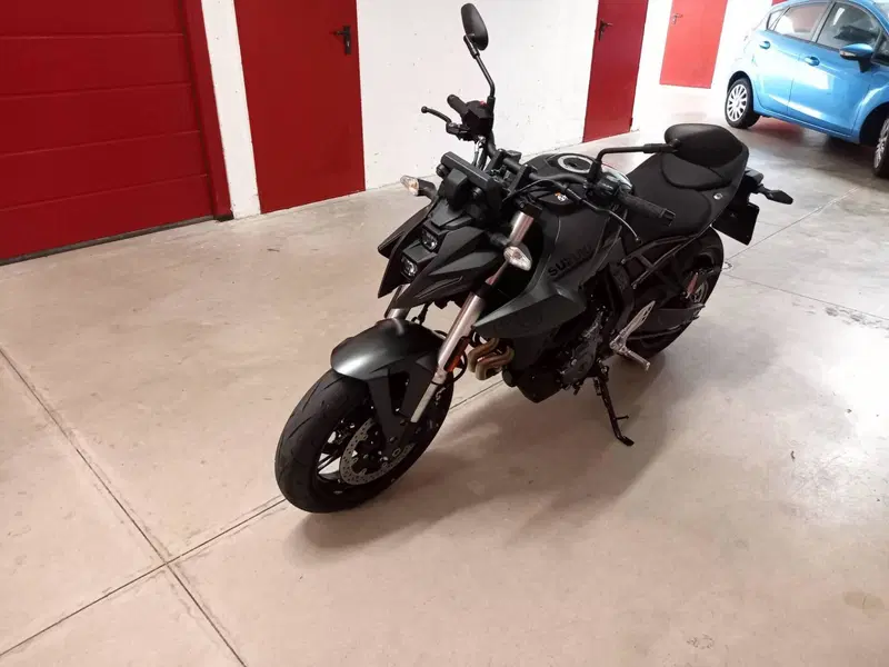 Suzuki GSX-8S (2023 - 24) (2)