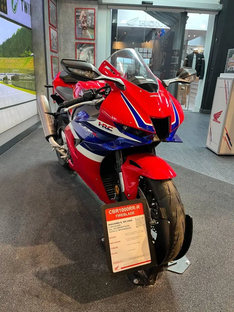 Honda CBR 1000 RR-R Fireblade (2024 - 26) (3)