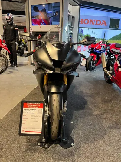 Honda CBR 1000 RR-R Fireblade SP Carbon Edition (2024 - 26) usata