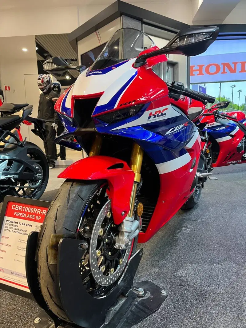 Honda CBR 1000 RR-R Fireblade SP (2024 - 26) (3)