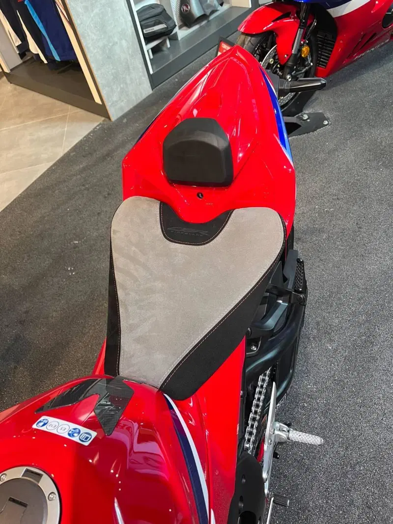 Honda CBR 1000 RR-R Fireblade SP (2024 - 26) (4)