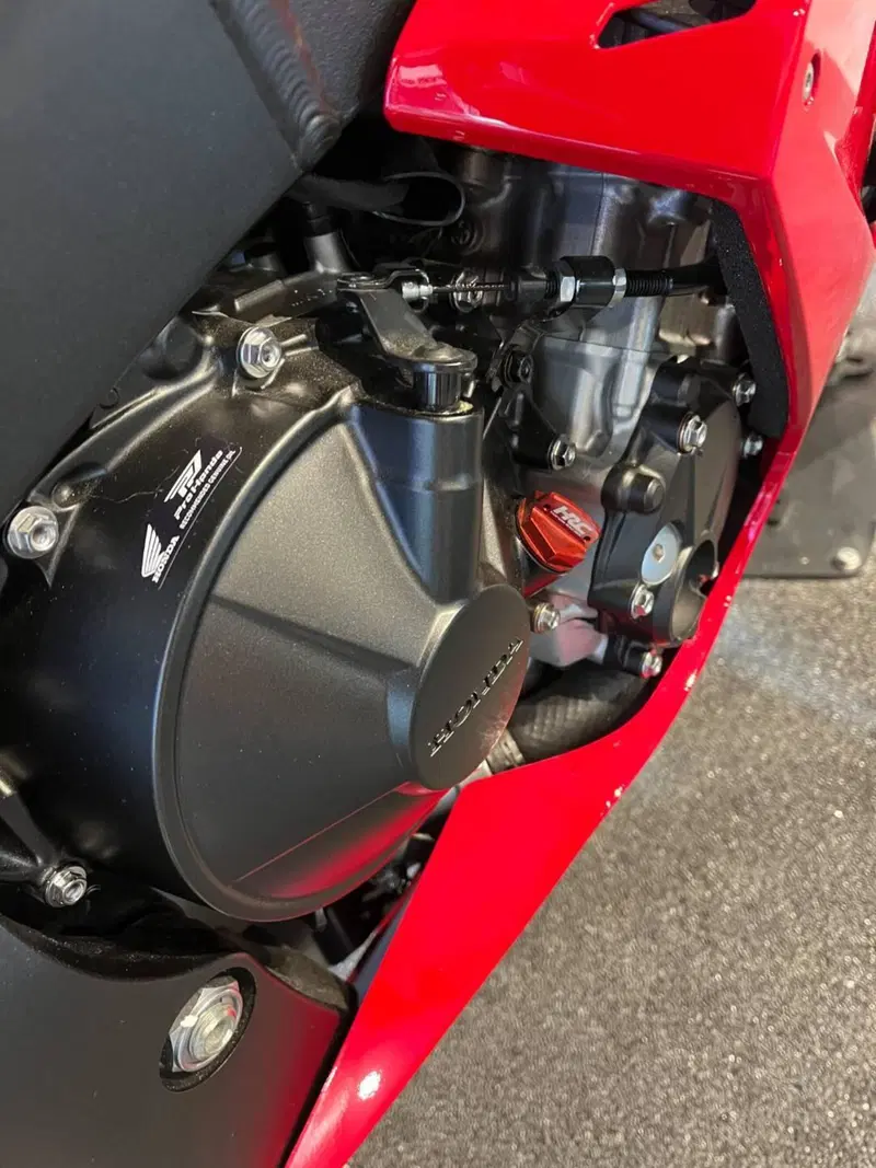 Honda CBR 1000 RR-R Fireblade SP (2024 - 26) (5)