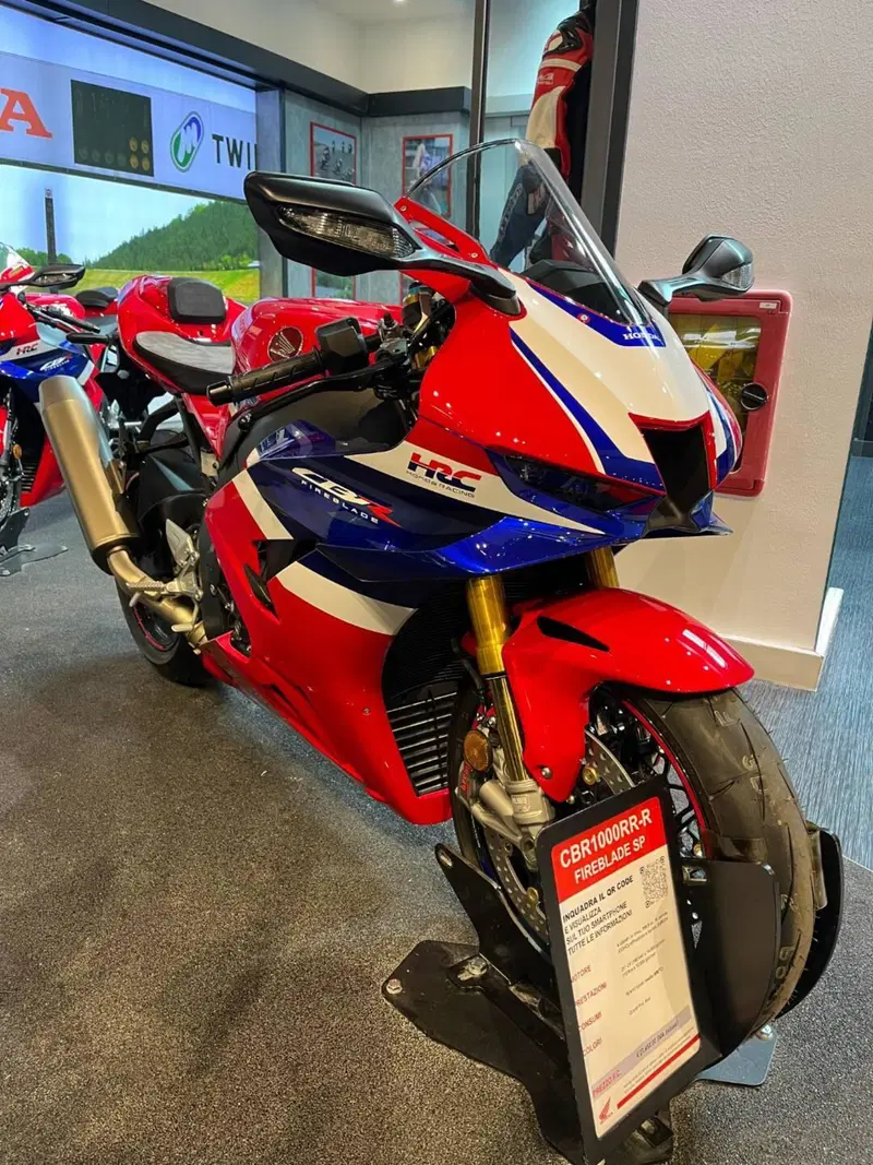 Honda CBR 1000 RR-R Fireblade SP (2024 - 26) (2)