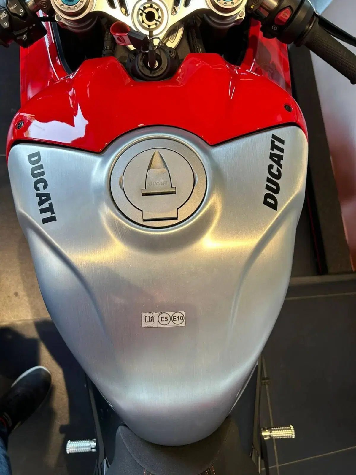 Ducati Panigale V4 R (2023 - 24) (7)