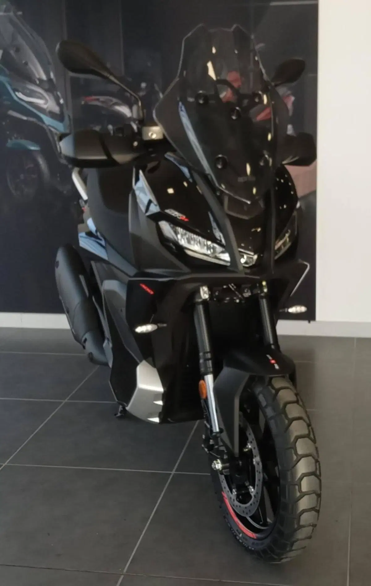 Aprilia SR GT 400 (2026) (3)