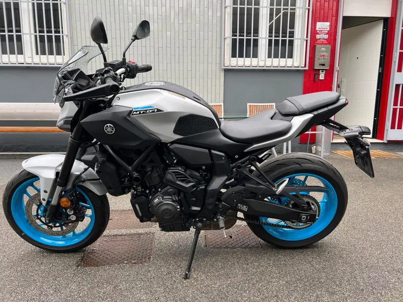 Yamaha MT-07 Y-AMT (2025 - 26) (2)